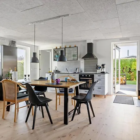1 Bedroom Gorgeous In *